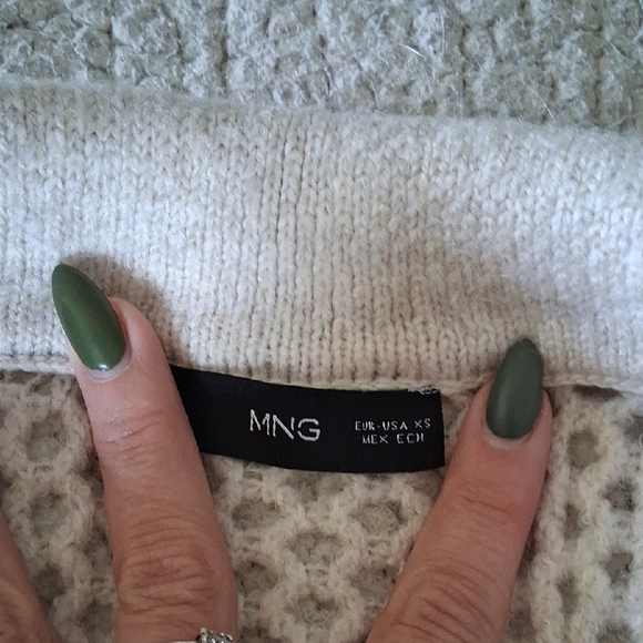 Mango Beige V-Neck Crochet Sweater - Picture 2 of 6